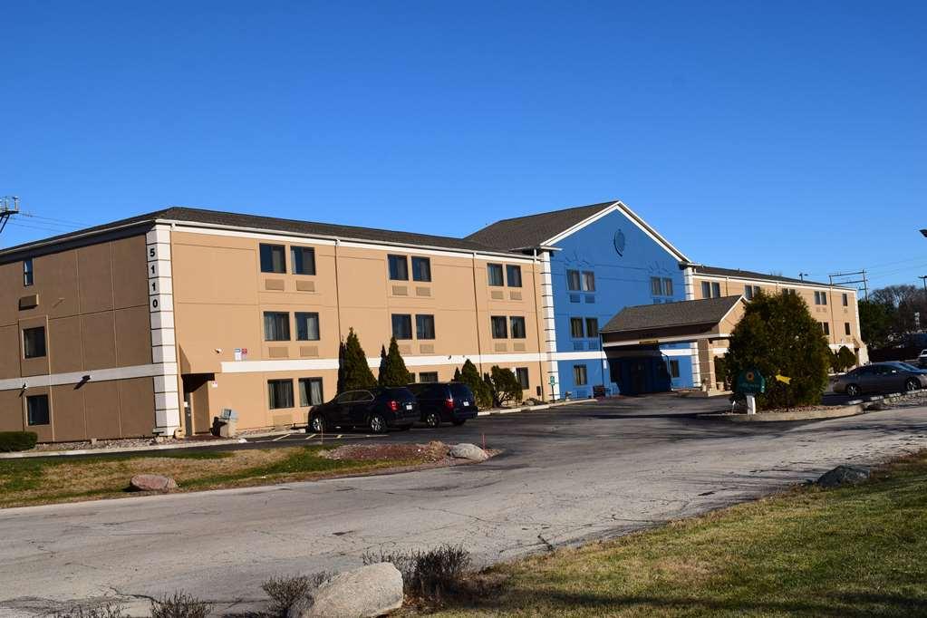 Americinn By Wyndham Glendale Milwaukee Whitefish Bay Exterior foto