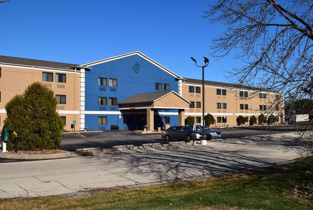 Americinn By Wyndham Glendale Milwaukee Whitefish Bay Exterior foto