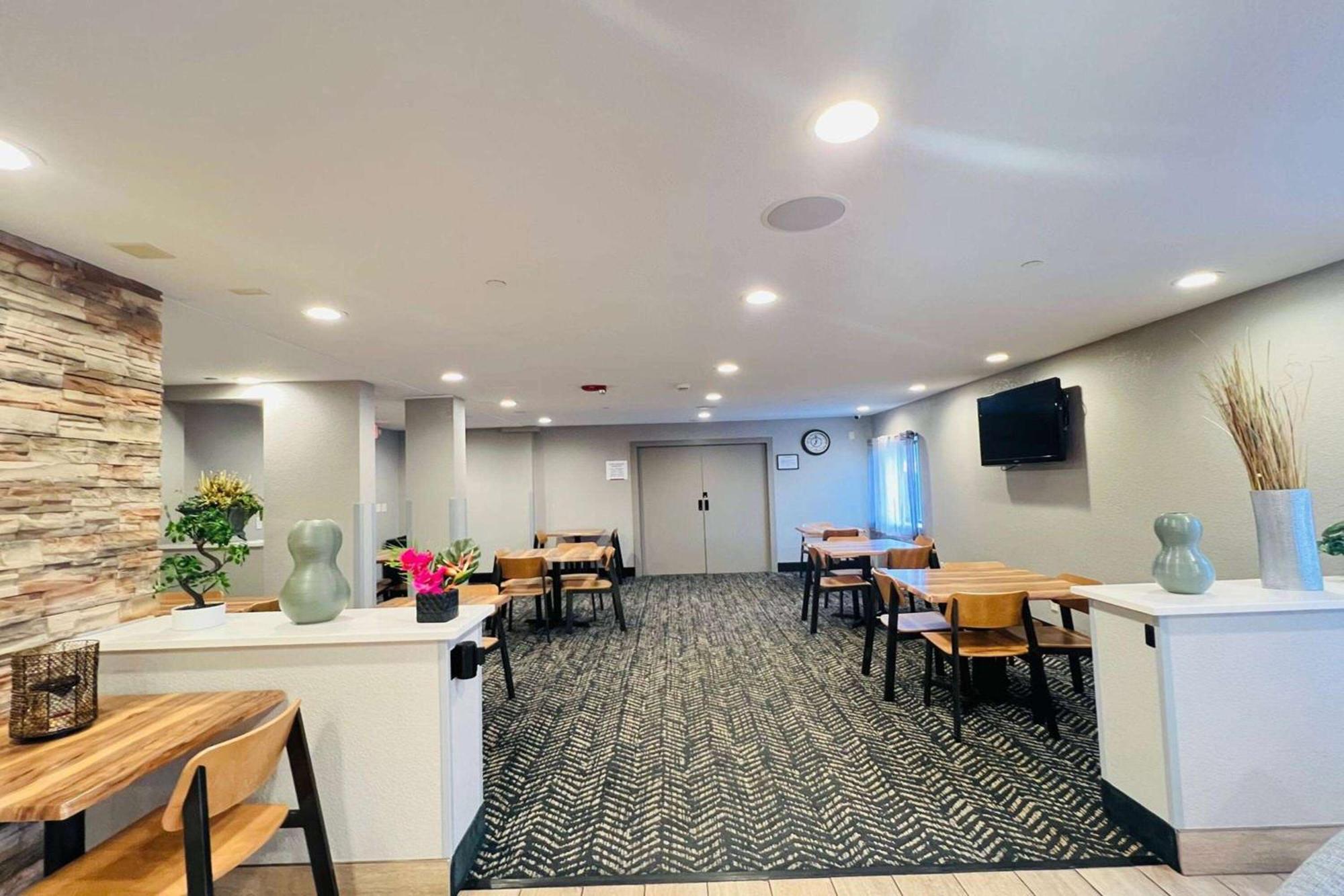 Americinn By Wyndham Glendale Milwaukee Whitefish Bay Exterior foto