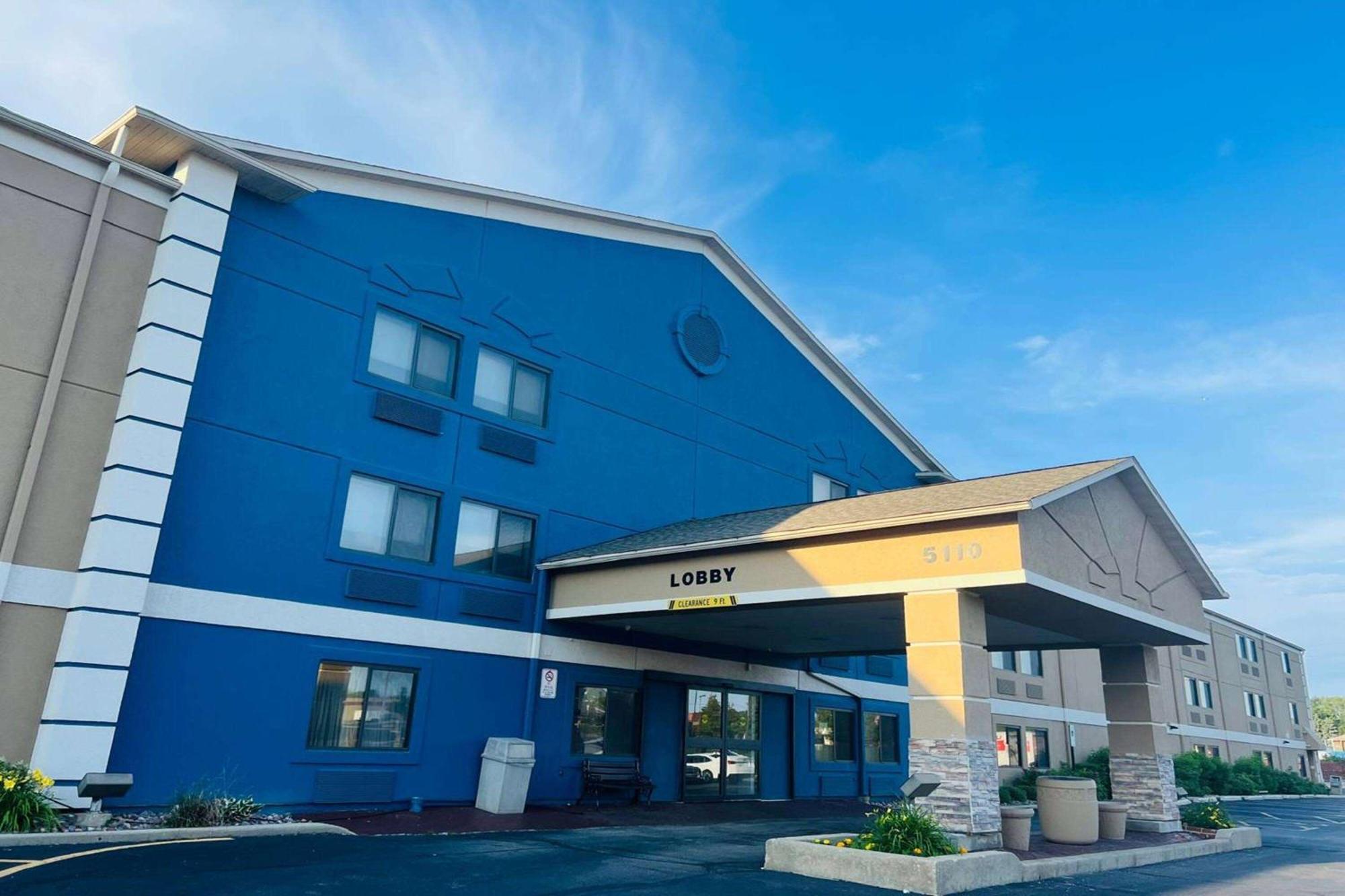 Americinn By Wyndham Glendale Milwaukee Whitefish Bay Exterior foto
