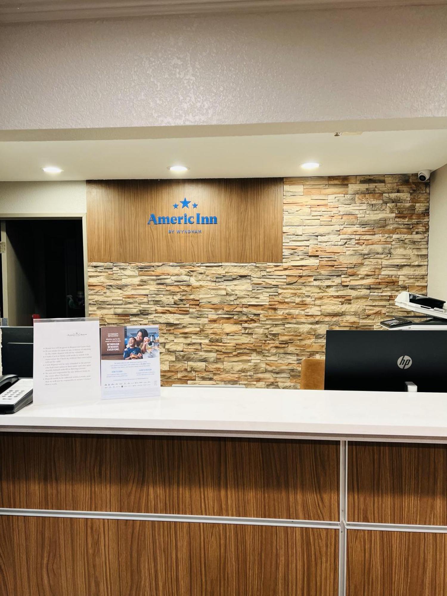 Americinn By Wyndham Glendale Milwaukee Whitefish Bay Exterior foto
