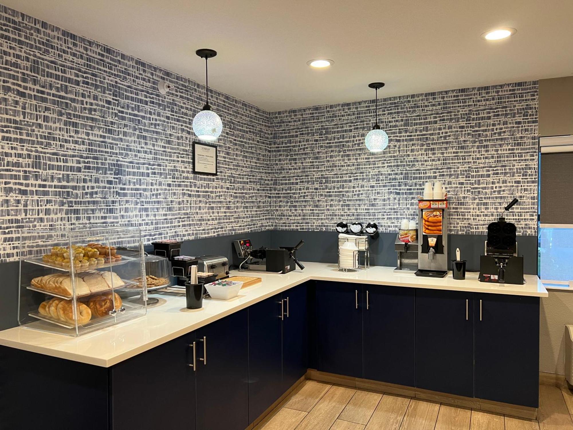 Americinn By Wyndham Glendale Milwaukee Whitefish Bay Exterior foto